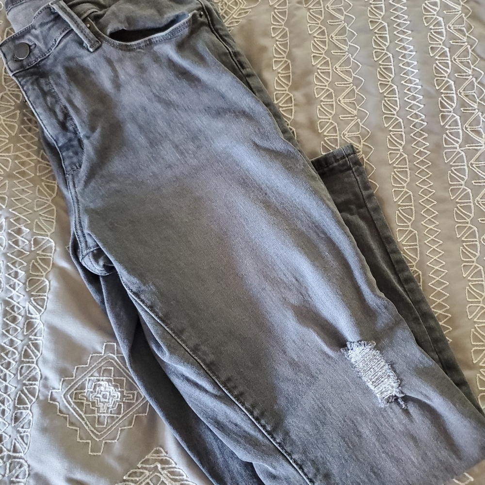 Gray Universal Thread Midrise Skinny Jeans 14/32R - Picture 2 of 7